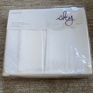 Sky Bedskirt full never used